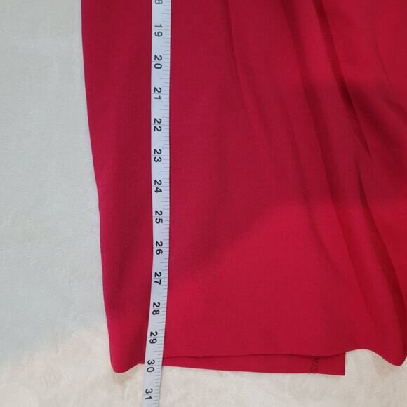 Elegant Red Sleeveless Dress - Picture 9 of 10